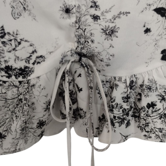 SO White And Black Peplum Blouse Juniots SIZE XS - New With Tags - Picture 3 of 5